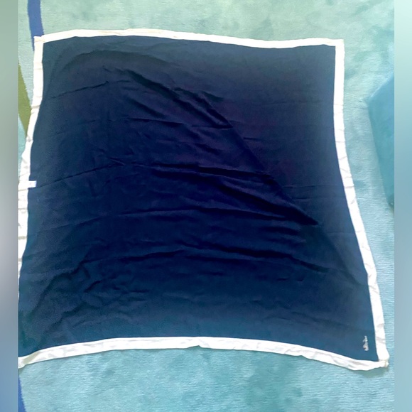 LA PERLA EXTRA LARGE 52x52 SCARF/SHAWL - Picture 1 of 4